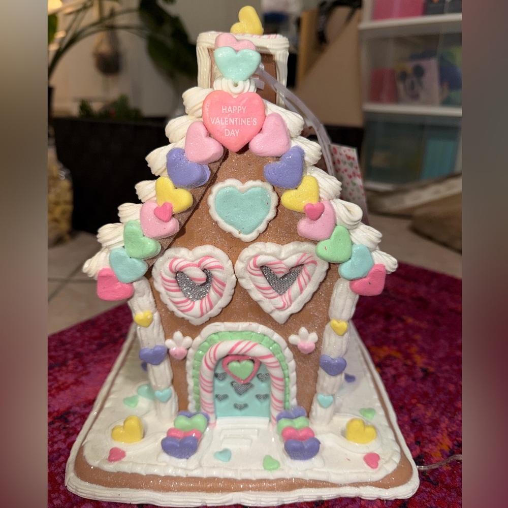 Love and Cupcakes Valentines Gingerbread House pink